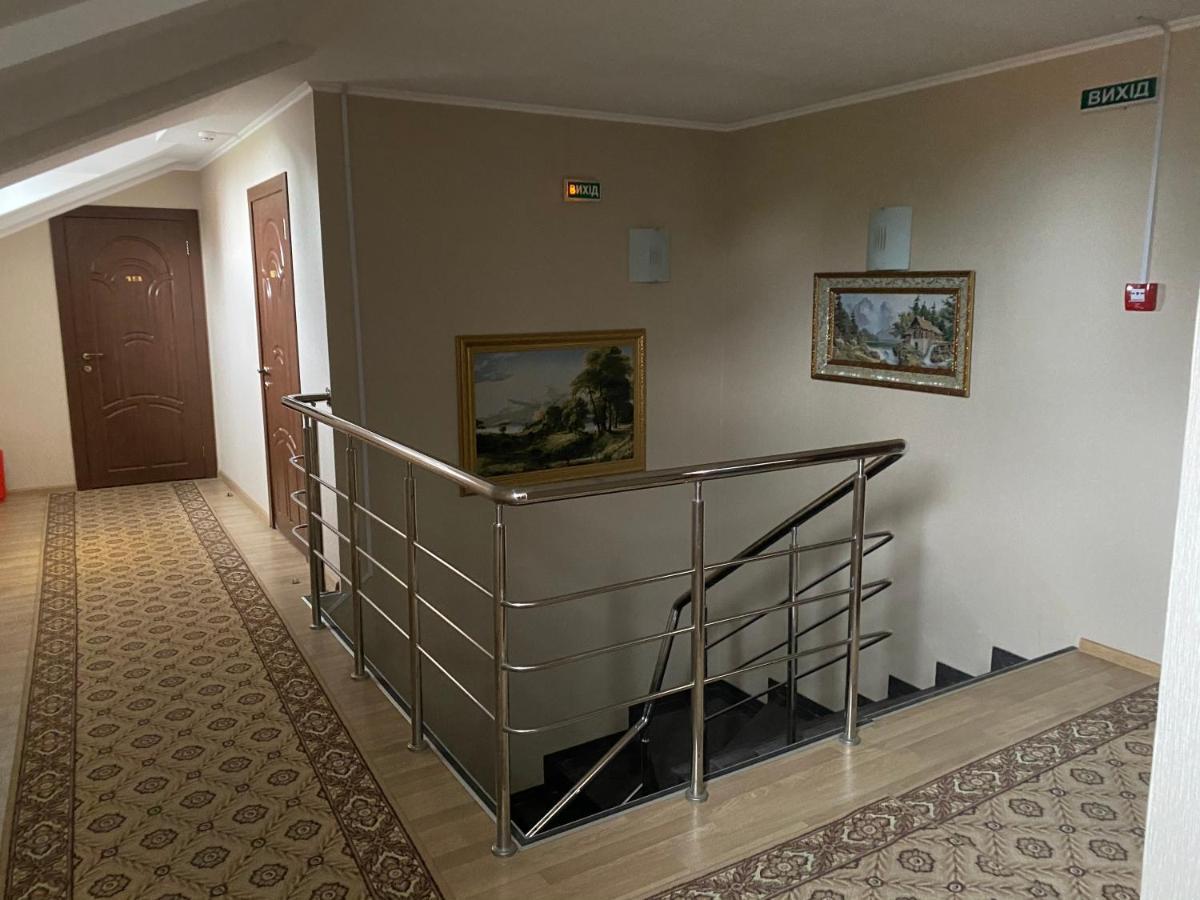Гостинний Маєток Hotel Myla Exterior photo