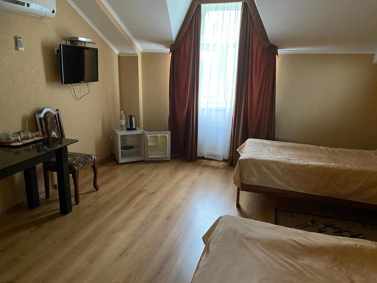 Гостинний Маєток Hotel Myla Exterior photo