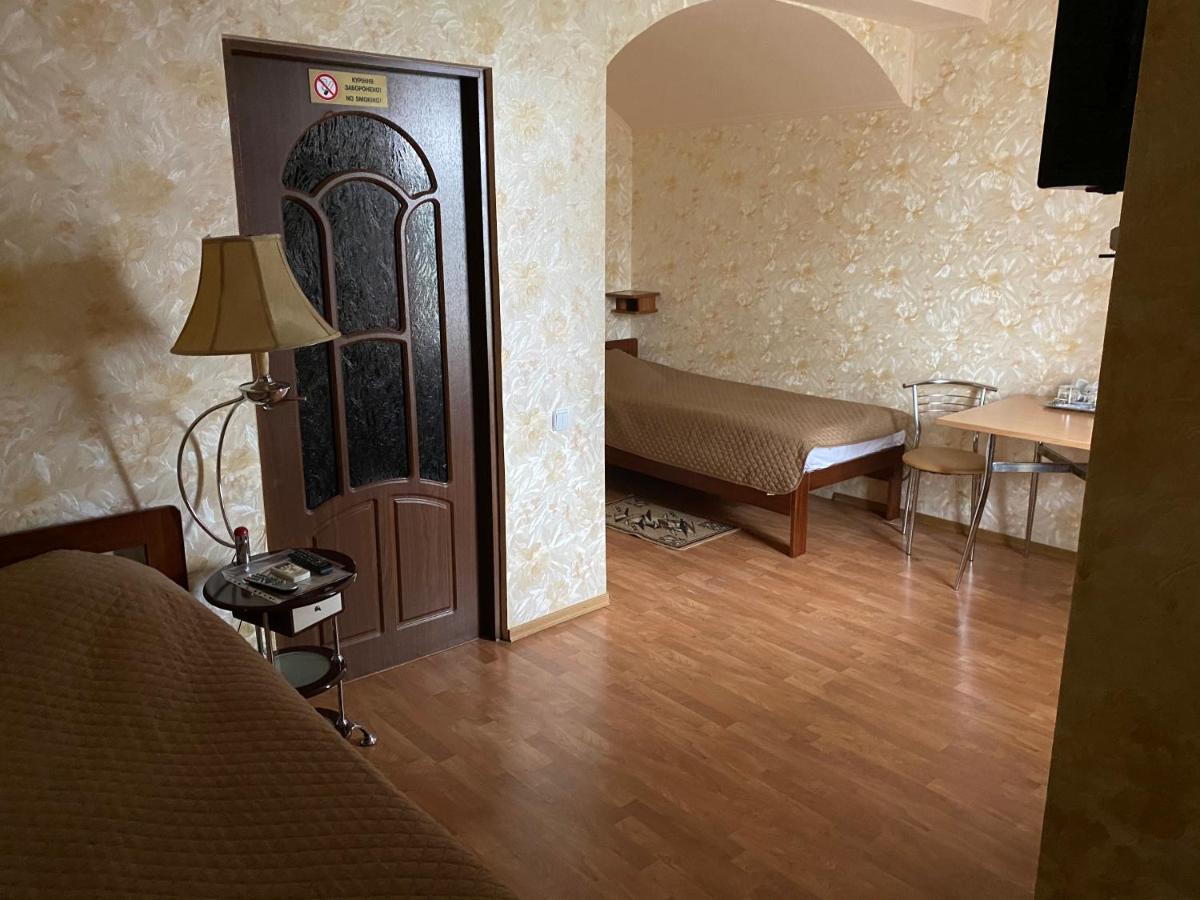 Гостинний Маєток Hotel Myla Exterior photo
