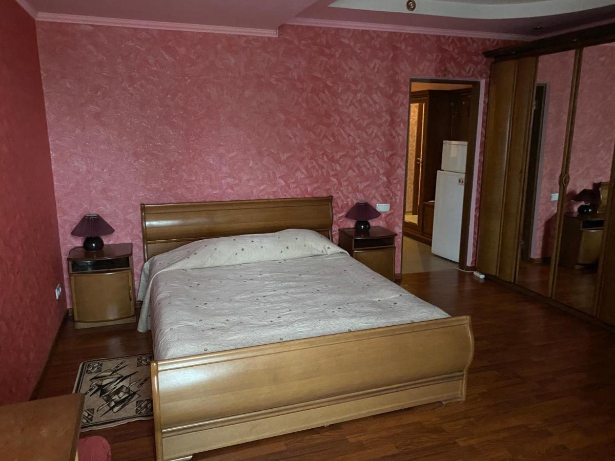 Гостинний Маєток Hotel Myla Exterior photo