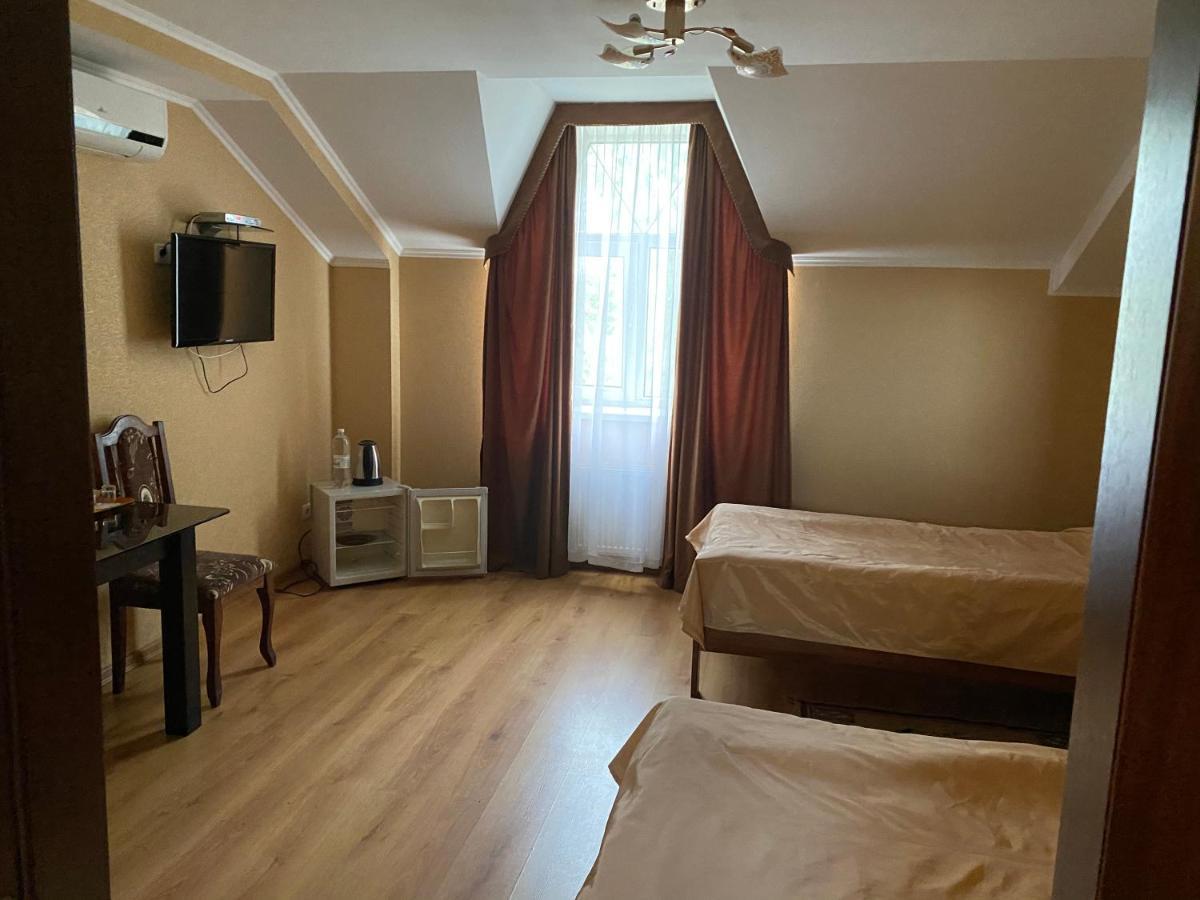 Гостинний Маєток Hotel Myla Exterior photo