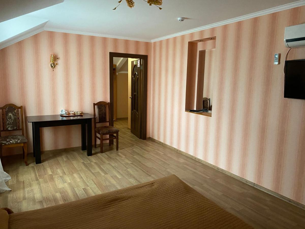 Гостинний Маєток Hotel Myla Exterior photo