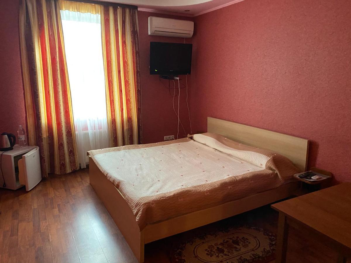 Гостинний Маєток Hotel Myla Exterior photo